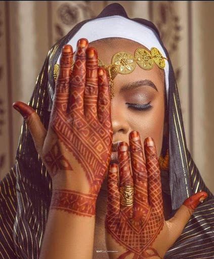 Henna and Sustainable Fashion: The Organic Appeal of Nigerian Henna Art