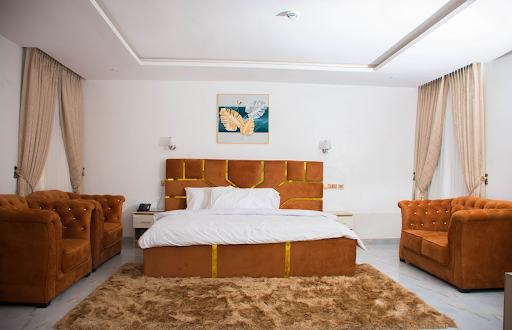 Lintoc Hotel & Suites