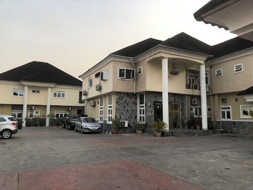 Top 5 Cultural Hotels in Nigeria Offering Authentic Experiences and Seasonal Packages (Rosmohr Hotels)