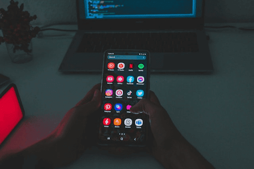  Using mobile-friendly editing apps for creating cinematic travel vlogs with your phone. 