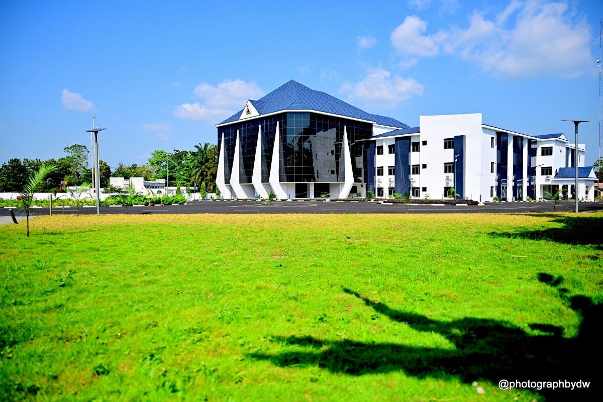 Government press house, one of the cool places to take pictures when you are on a budget-friendly trip to Calabar.