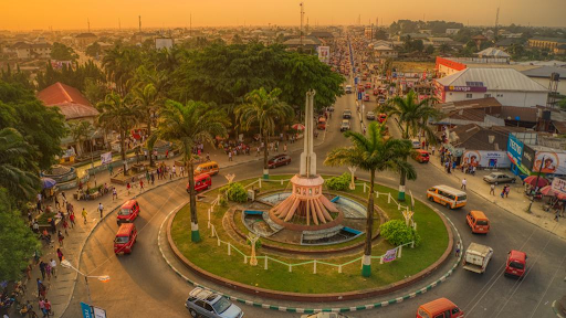 A picture showing how vibrant Akwa-Ibom can be.
