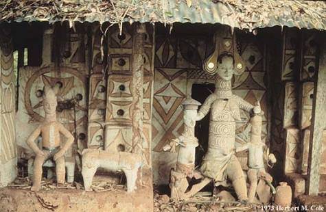 A picture of sculptures found at the Mbari Cultural and Art Centre, which is one of the top tourist attractions in Imo State. 
